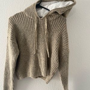 Cropped hooded sweater
